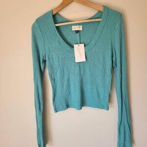 Universal Thread Women's Ribbed Long Sleeve Scoopneck T-Shirt Green Size M